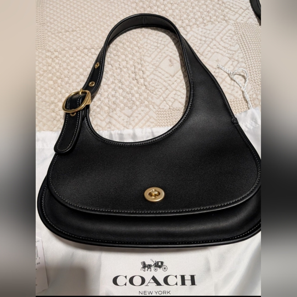 Coach Cashin Crescent Shoulder Bag